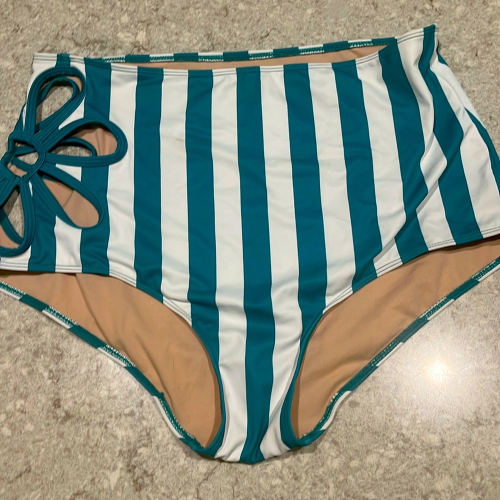 Kortni Jeane swim bottoms